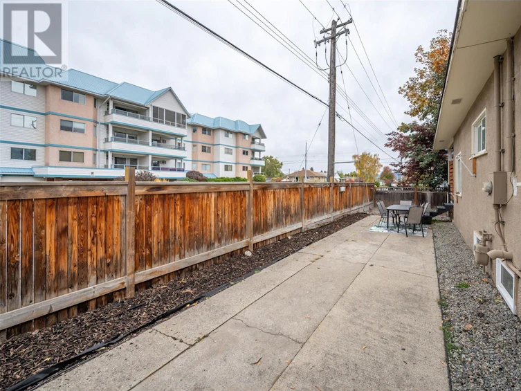 302 Scott Avenue, Penticton, BC, V2A 2J8 - 45