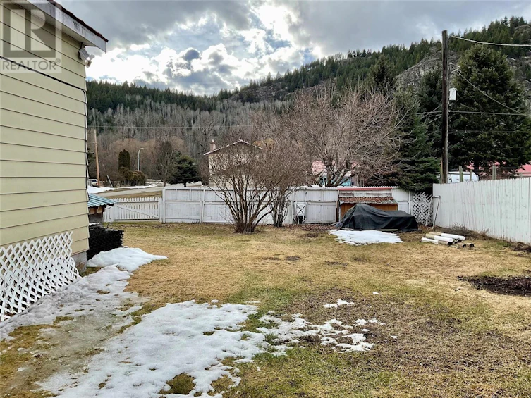 255 Kimberley N Avenue, Greenwood, BC, V0H 1J0 - 11