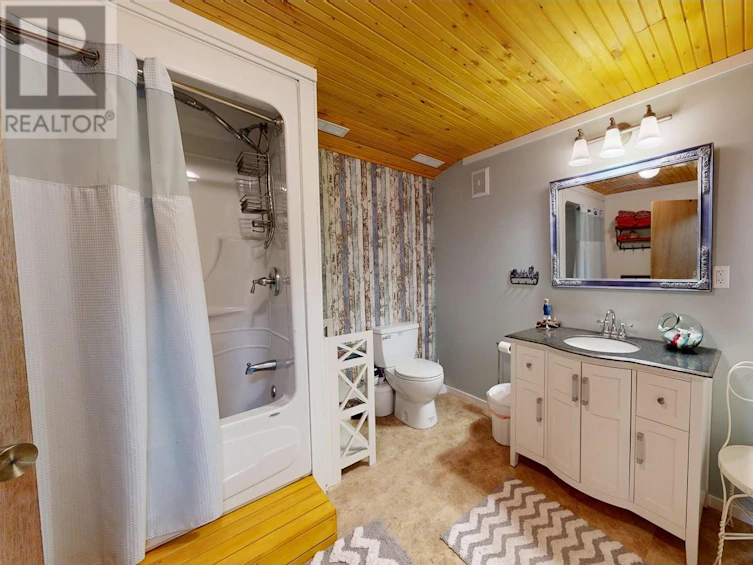 8494 Gerald Crescent, 100 Mile House, BC, V0K 1E0 - 31