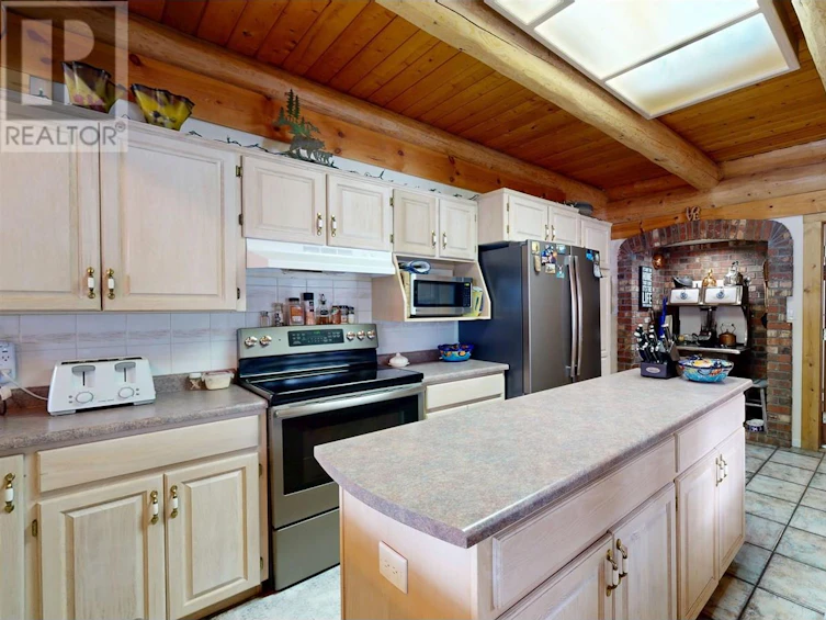 8494 Gerald Crescent, 100 Mile House, BC, V0K 1E0 - 11