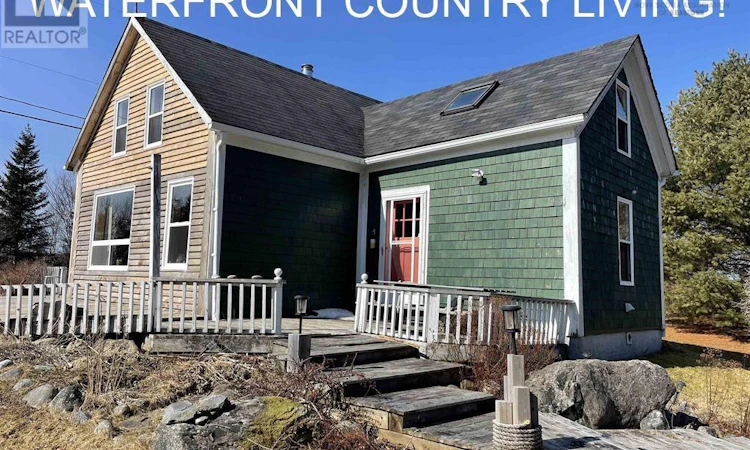 1095 New Harbour Lundy Road