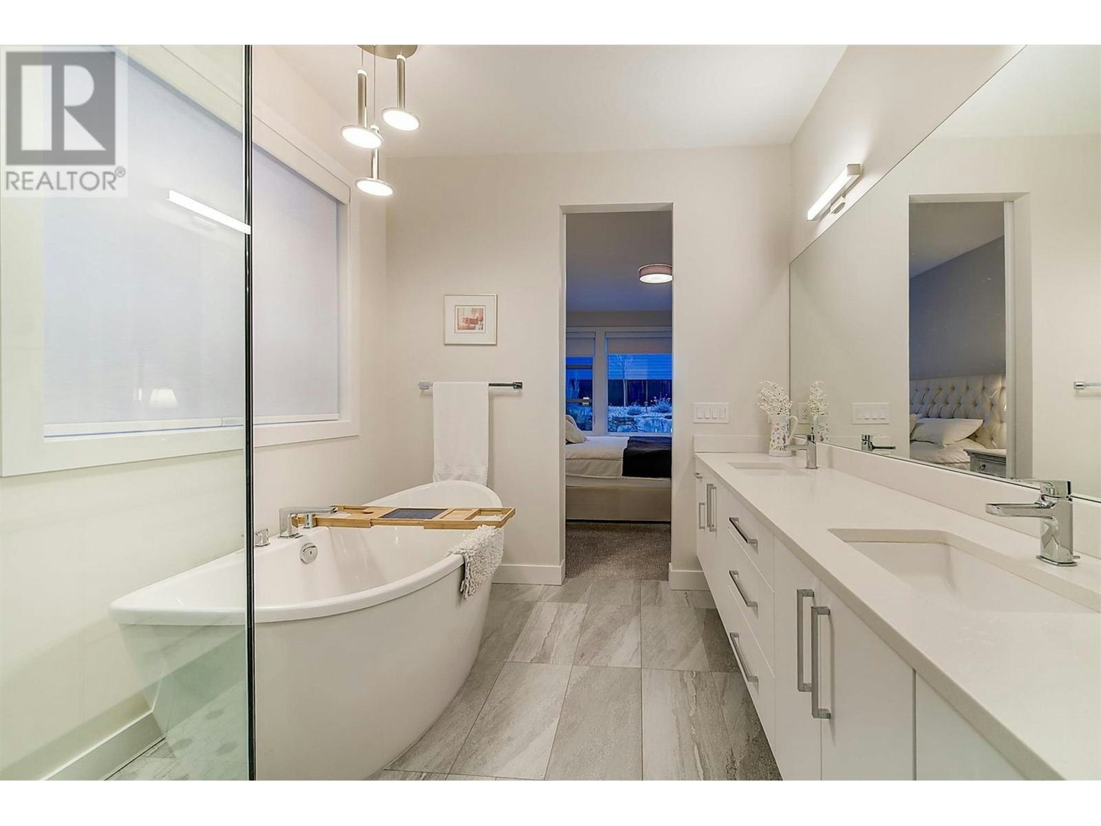 1225 Ponds Avenue, Kelowna, BC, V1W 5N1 - 25