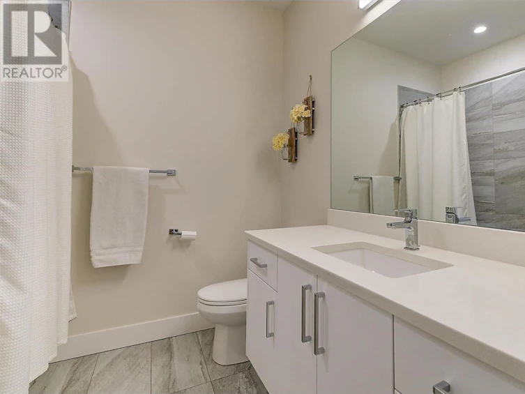 1225 Ponds Avenue, Kelowna, BC, V1W 5N1 - 33
