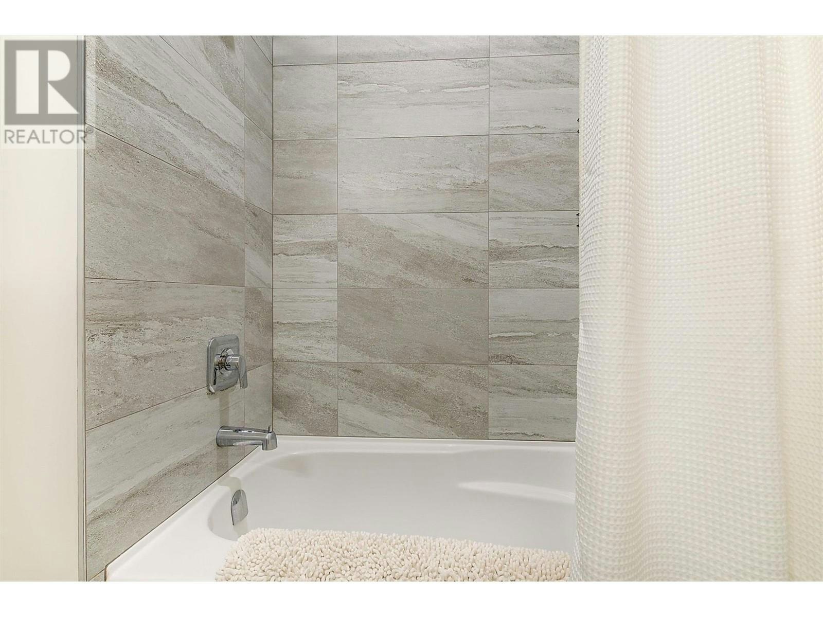 1225 Ponds Avenue, Kelowna, BC, V1W 5N1 - 34