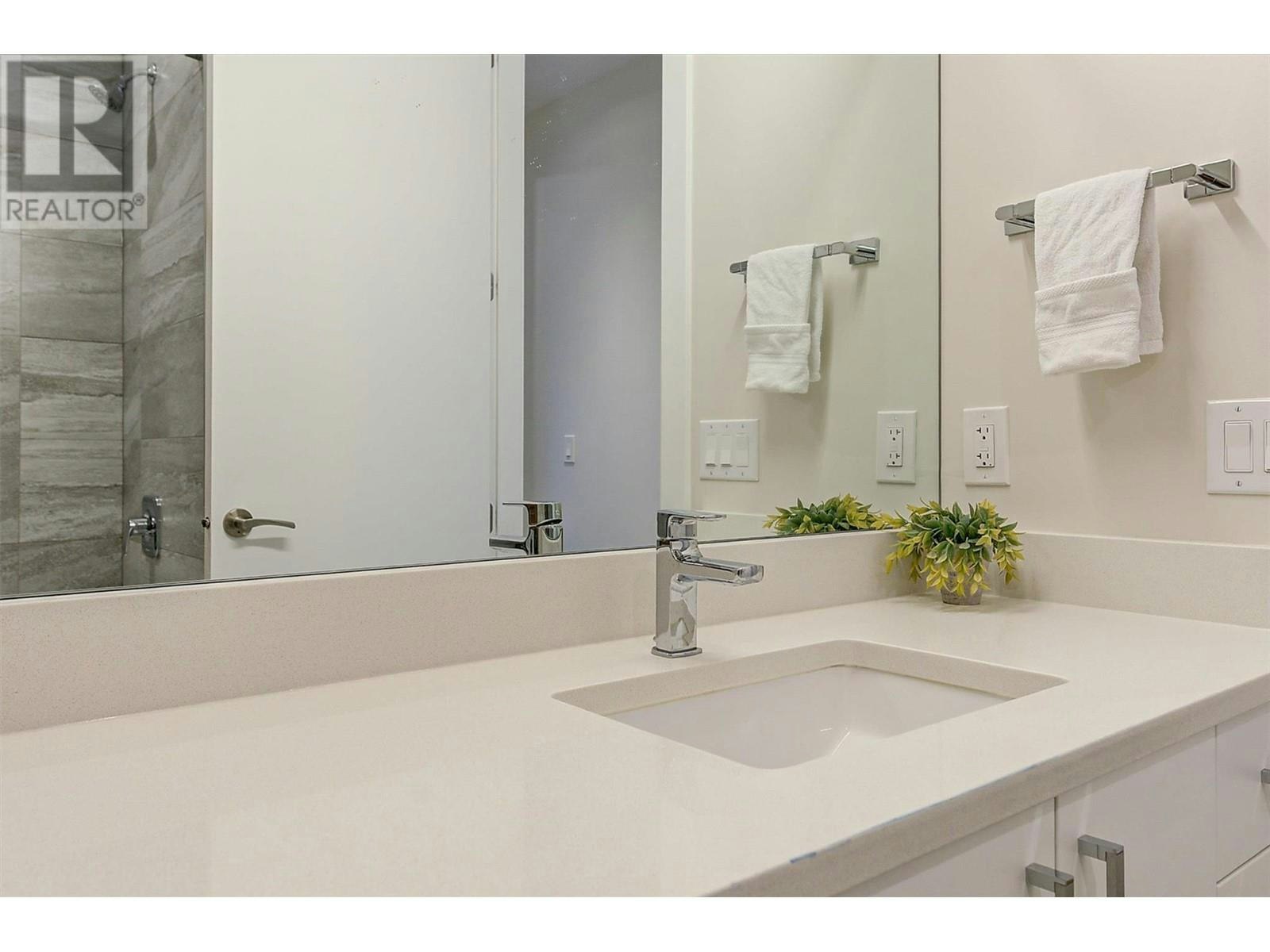 1225 Ponds Avenue, Kelowna, BC, V1W 5N1 - 35