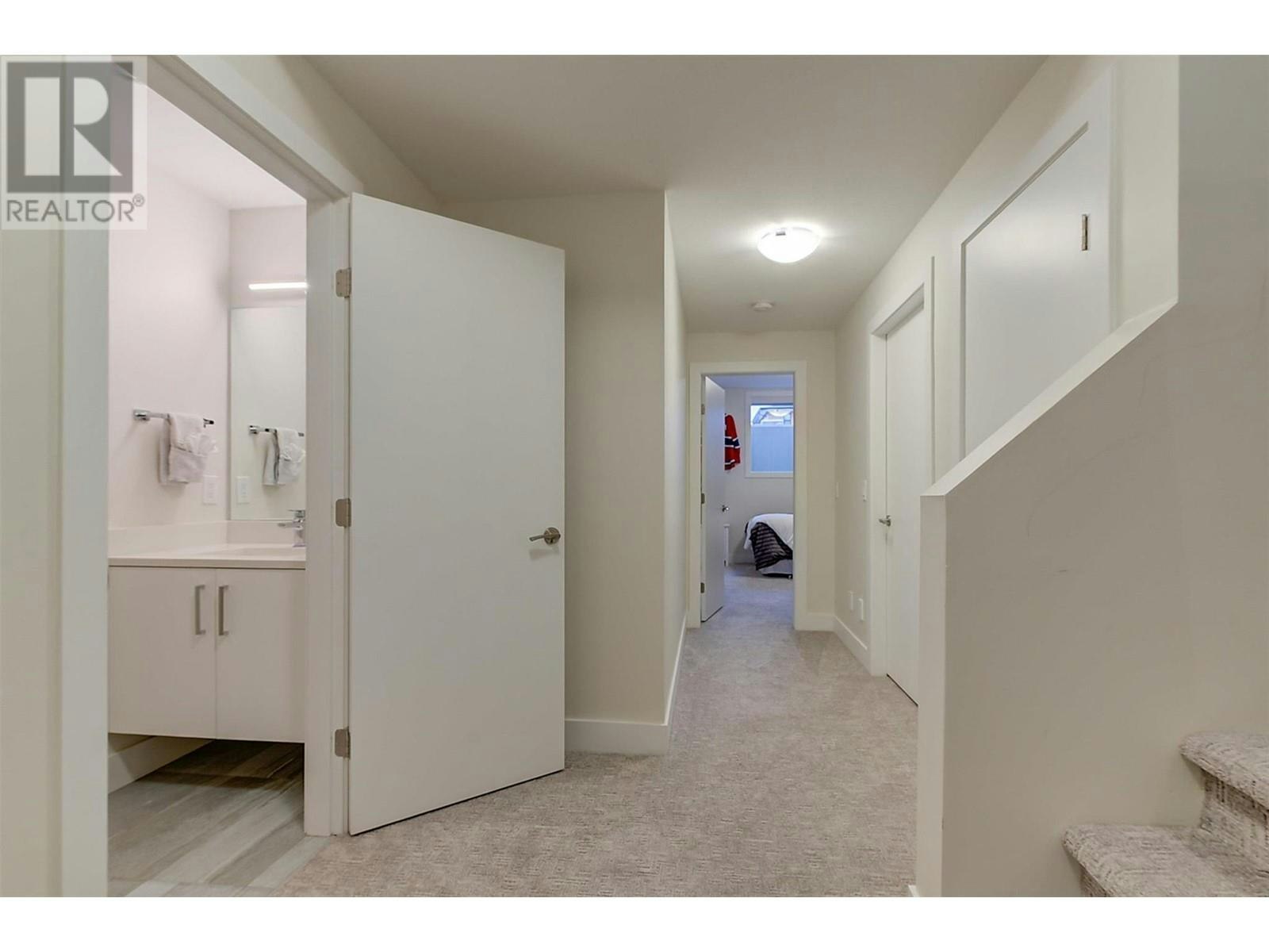 1225 Ponds Avenue, Kelowna, BC, V1W 5N1 - 40