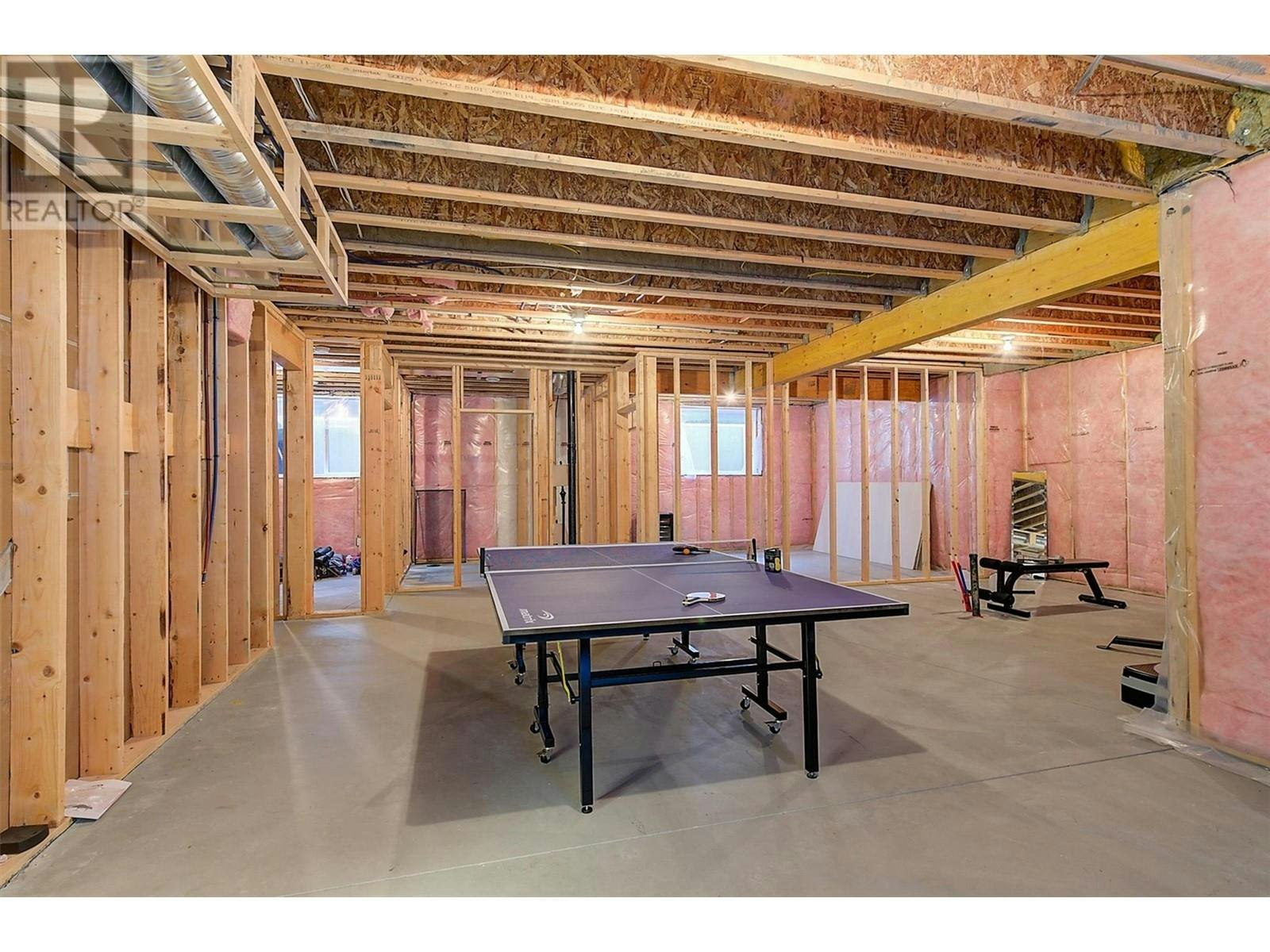 1225 Ponds Avenue, Kelowna, BC, V1W 5N1 - 45