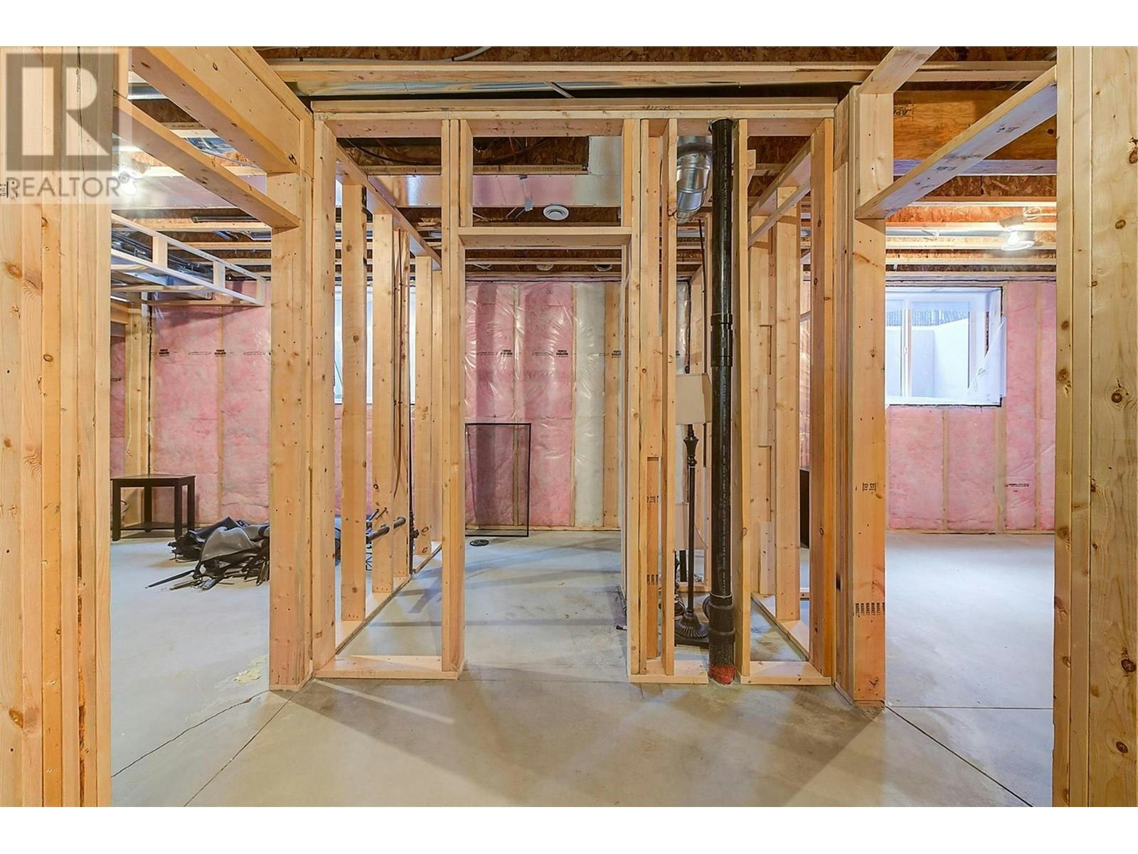 1225 Ponds Avenue, Kelowna, BC, V1W 5N1 - 48