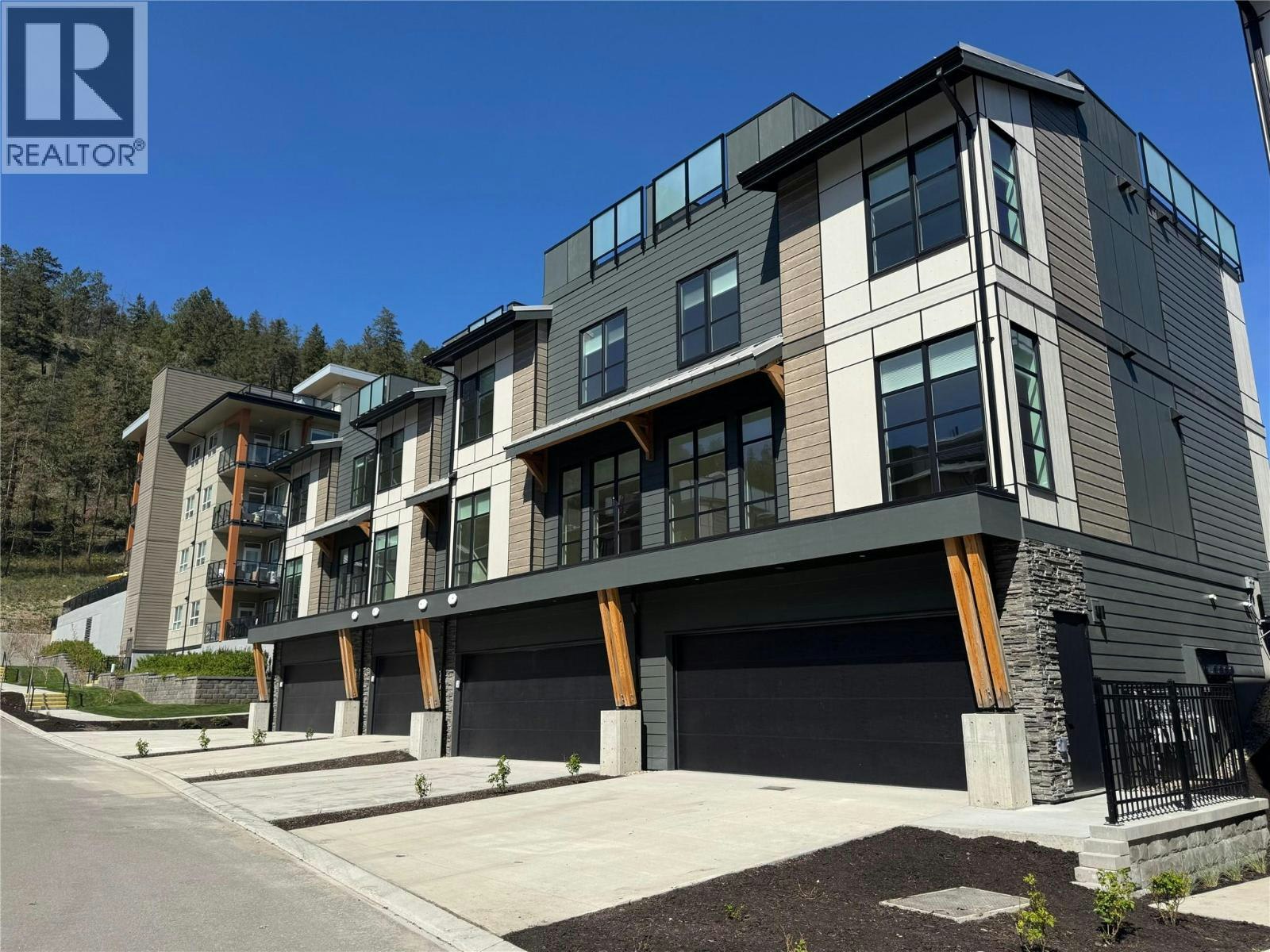 132-1455 Cara Glen Court, Kelowna, BC, V1V 3B8 - 2