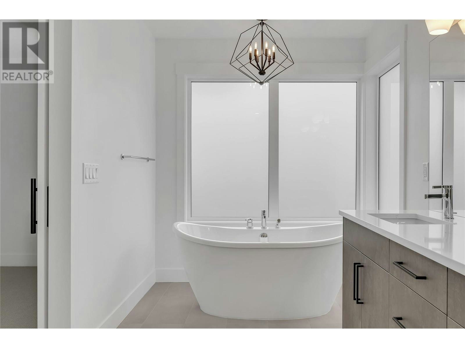 11-2835 Canyon Crest Drive, West Kelowna, BC, V4T 0G8 - 21