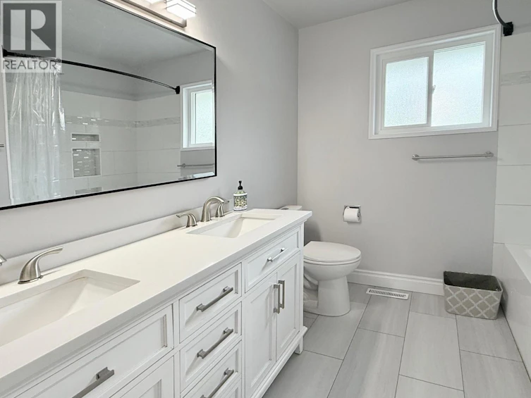 2211 West Bench Drive, Penticton, BC, V2A 8Z8 - 11