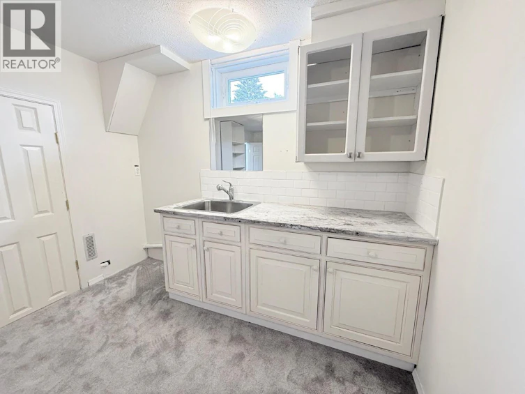 2211 West Bench Drive, Penticton, BC, V2A 8Z8 - 20