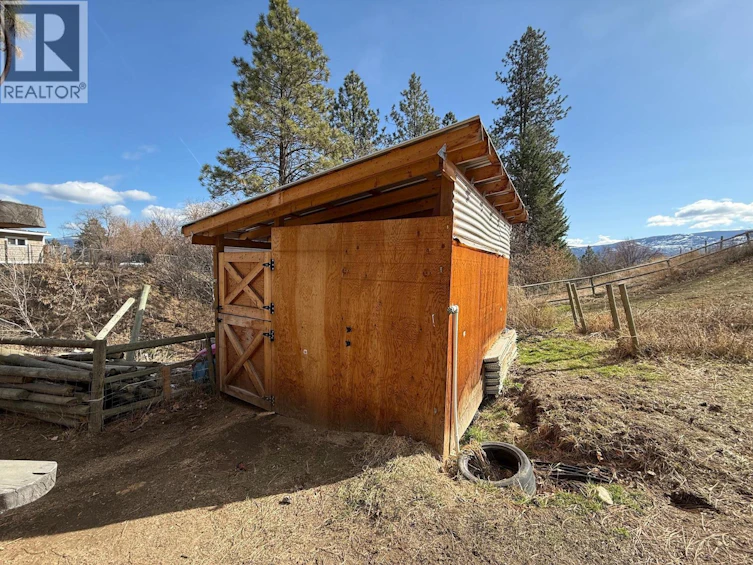 2211 West Bench Drive, Penticton, BC, V2A 8Z8 - 36