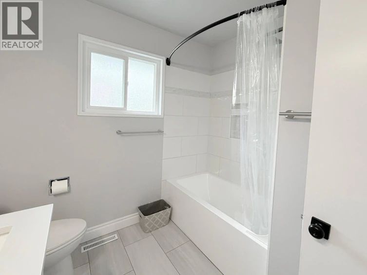 2211 West Bench Drive, Penticton, BC, V2A 8Z8 - 14