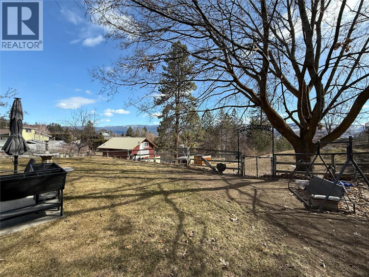 2211 West Bench Drive, Penticton, BC, V2A 8Z8 - 57
