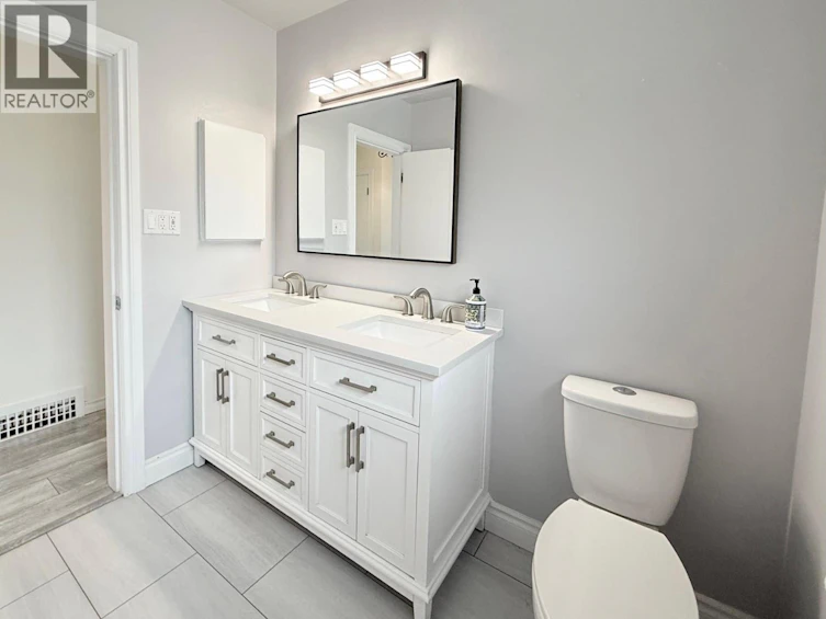 2211 West Bench Drive, Penticton, BC, V2A 8Z8 - 13