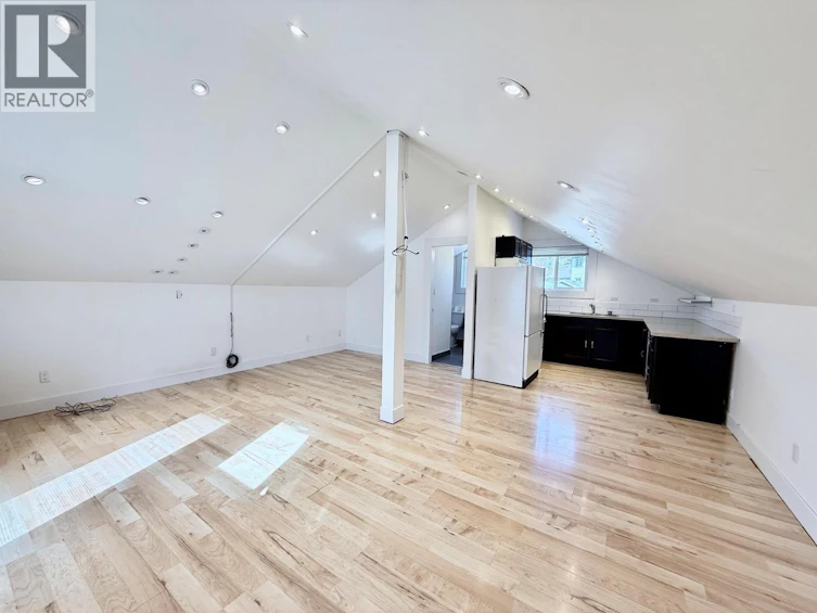 2211 West Bench Drive, Penticton, BC, V2A 8Z8 - 33