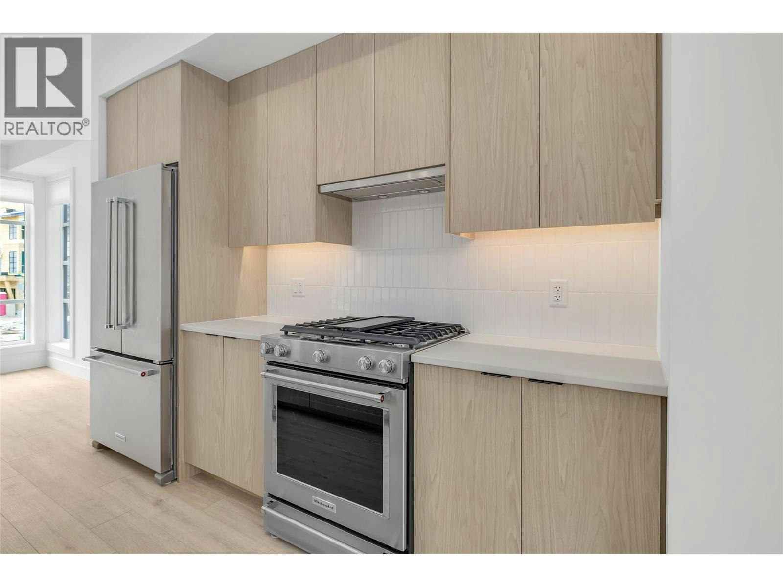 128-1455 Cara Glen Court, Kelowna, BC, V1V 3B8 - 2