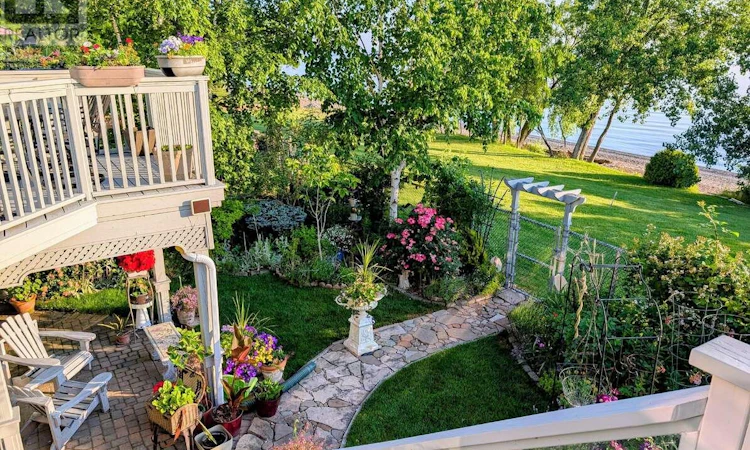 44 Morrison Crescent