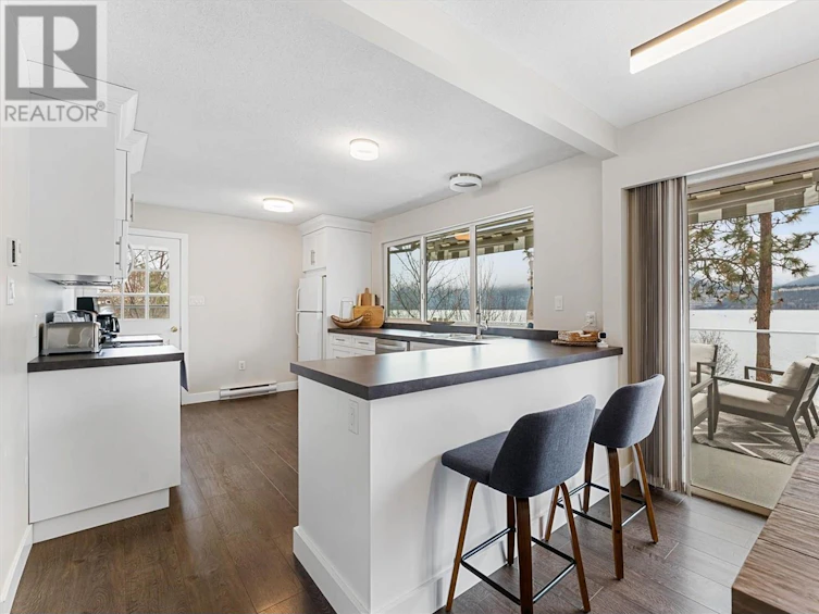 17110 Coral Beach Road, Lake Country, BC, V4V 1B9 - 8