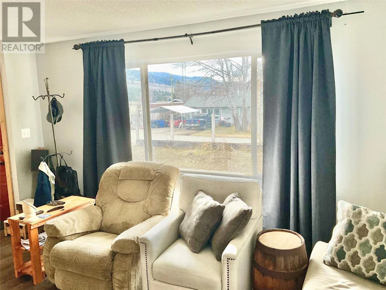 577 Seventh Avenue, Midway, BC, V0H 1M0 - 14