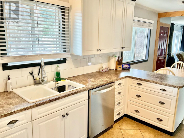 577 Seventh Avenue, Midway, BC, V0H 1M0 - 18