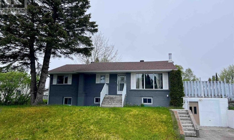4 Sund Crescent