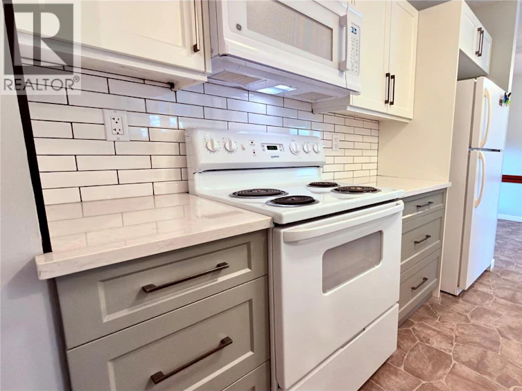 431 Hartland Avenue, Midway, BC, V0H 1M0 - 26