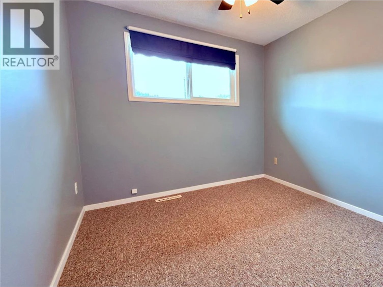 431 Hartland Avenue, Midway, BC, V0H 1M0 - 27