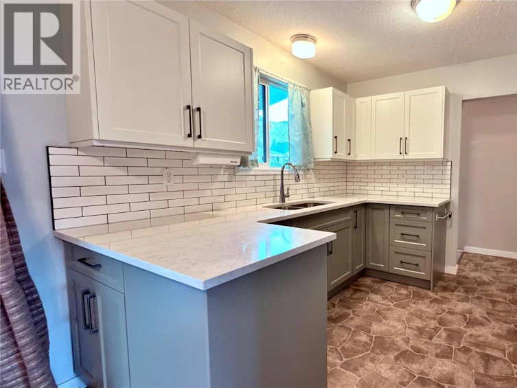 431 Hartland Avenue, Midway, BC, V0H 1M0 - 24