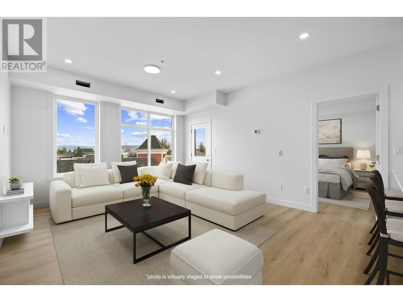 201-5300 Main Street, Kelowna, BC, V1W 0C1