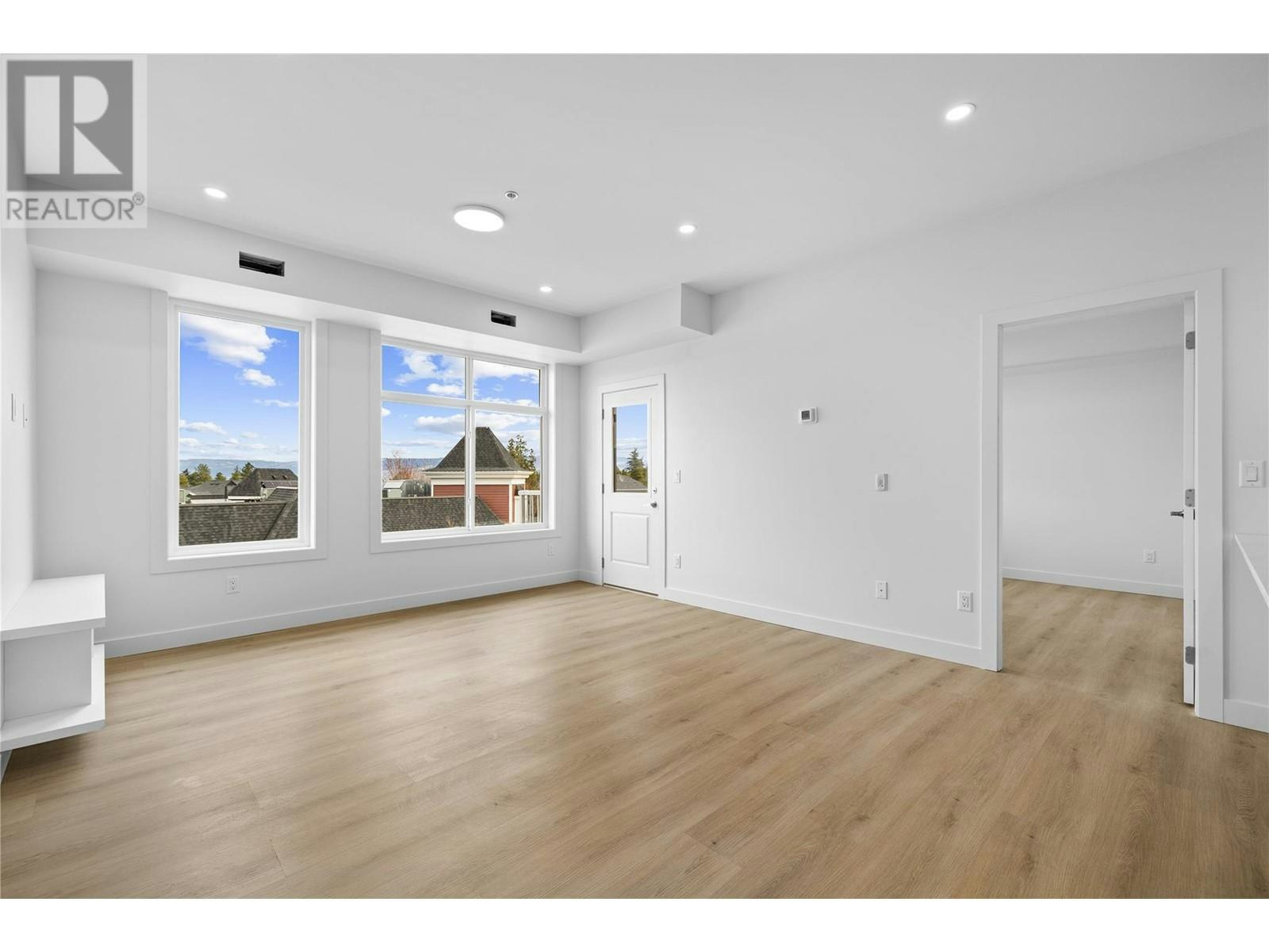 201-5300 Main Street, Kelowna, BC, V1W 0C1 - 12