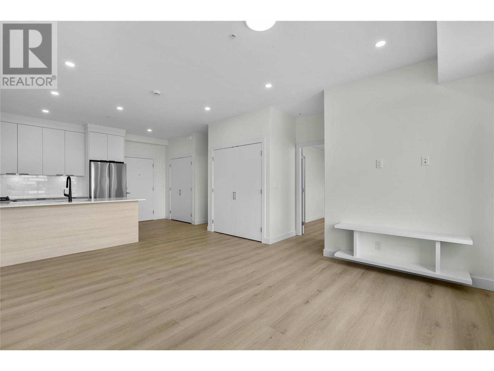 201-5300 Main Street, Kelowna, BC, V1W 0C1 - 14