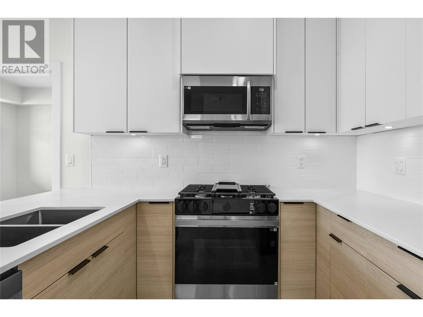 201-5300 Main Street, Kelowna, BC, V1W 0C1 - 7