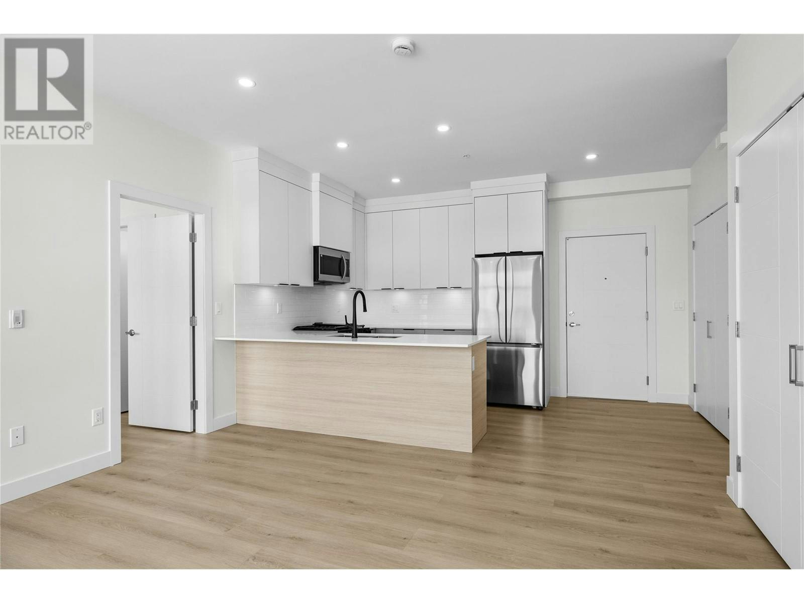201-5300 Main Street, Kelowna, BC, V1W 0C1 - 8