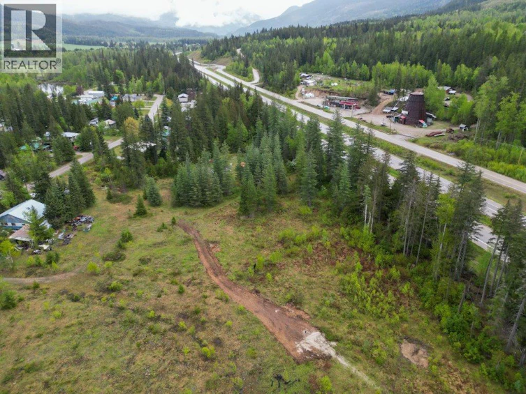 4103 Balsam Way, Malakwa, BC, V0E 2J0 - 28