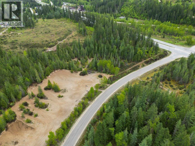 4103 Balsam Way, Malakwa, BC, V0E 2J0 - 38