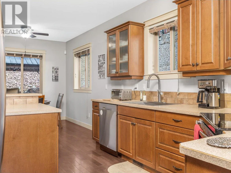 1011 Mt. Ida Drive, Vernon, BC, V1B 4A7 - 11