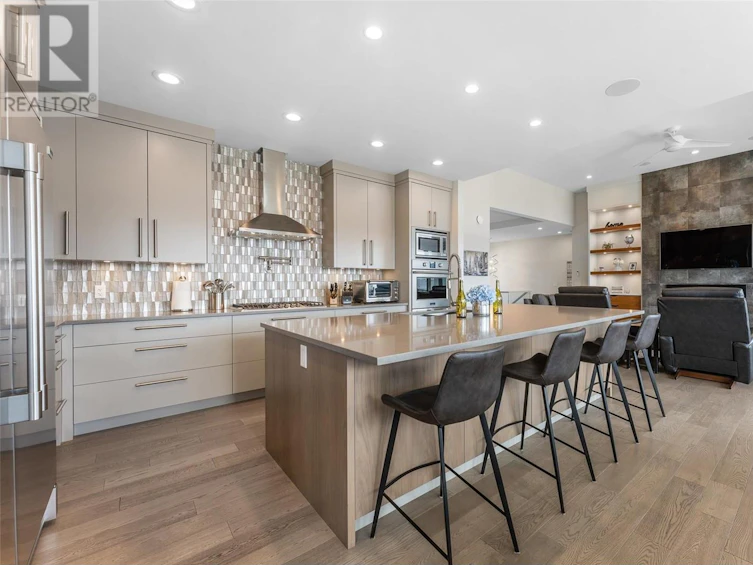 3366 Vineyard View Drive, West Kelowna, BC, V4T 3M3 - 3