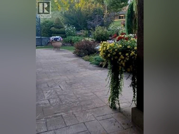 4345 S Gallaghers Fairway, Kelowna, BC, V1W 4X4 - 40