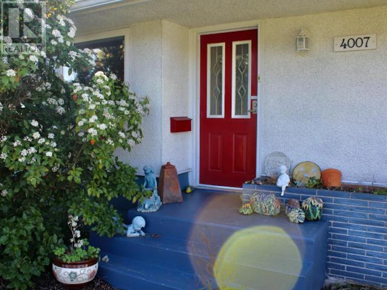 4007 Joyce Avenue, Powell River, BC, V8A 2Z4 - 3