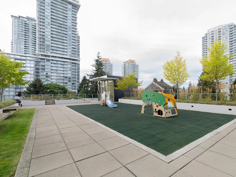 1512-13438 Central, Surrey, BC, V3T 0N2