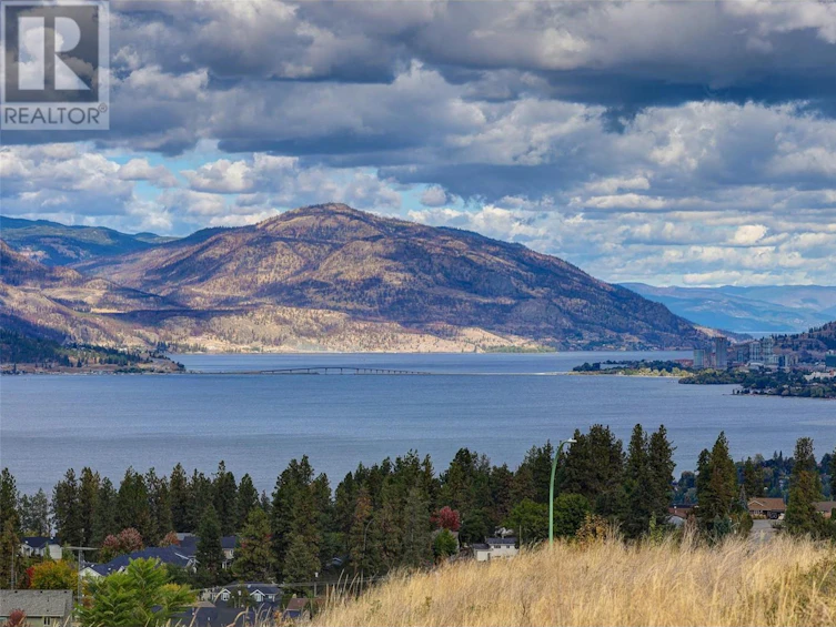602 Trumpeter Road, Kelowna, BC, V1W 4L6 - 2