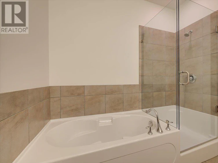 403-457 West Avenue, Kelowna, BC, V1Y 4Z3 - 17