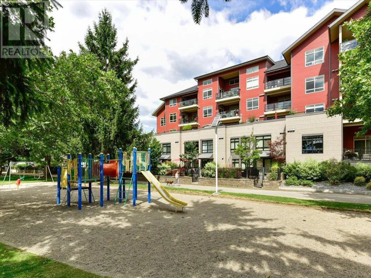 403-457 West Avenue, Kelowna, BC, V1Y 4Z3 - 2