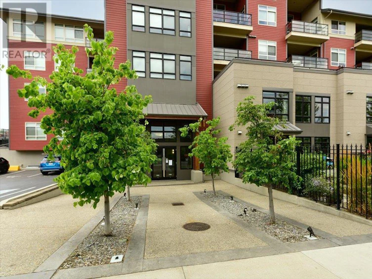 403-457 West Avenue, Kelowna, BC, V1Y 4Z3 - 3