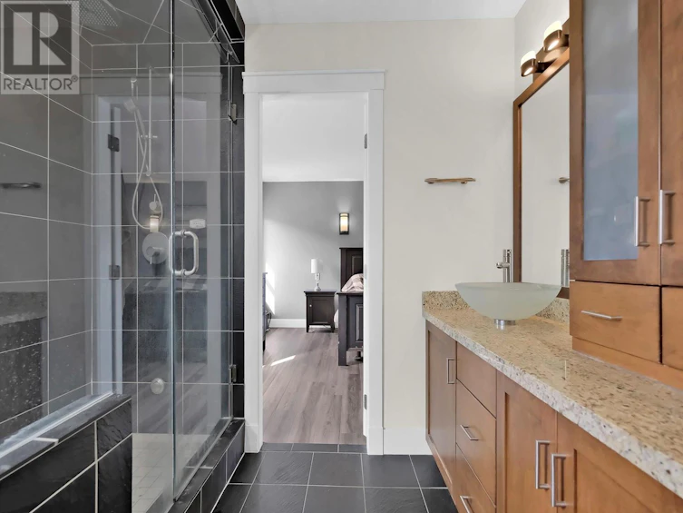 1088 Peak Point Drive, West Kelowna, BC, V1Z 4A9 - 28