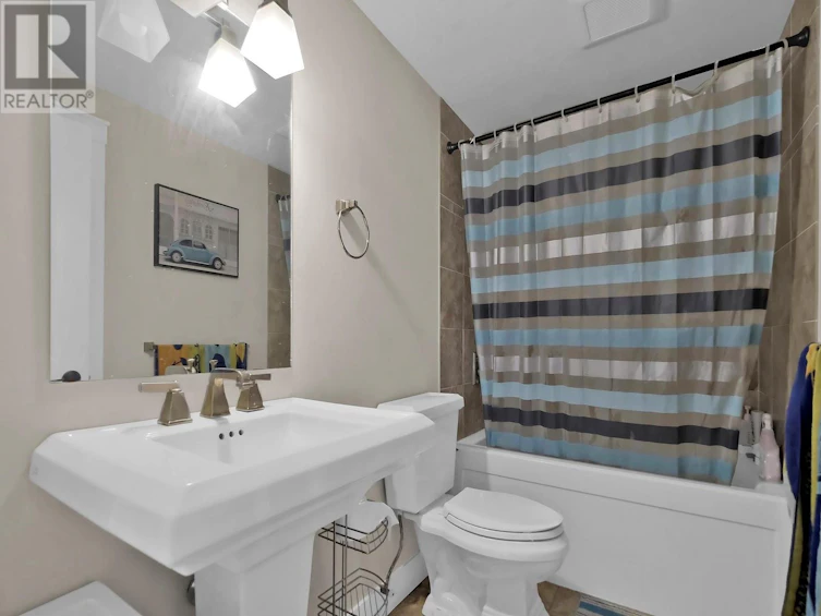 1088 Peak Point Drive, West Kelowna, BC, V1Z 4A9 - 35