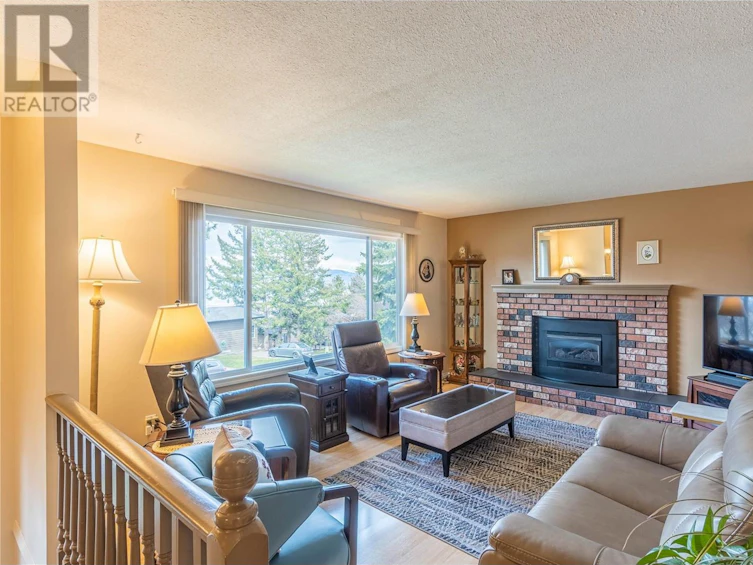 809 Fleming Drive, Kamloops, BC, V1S 1B6 - 2
