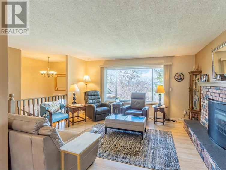 809 Fleming Drive, Kamloops, BC, V1S 1B6 - 3